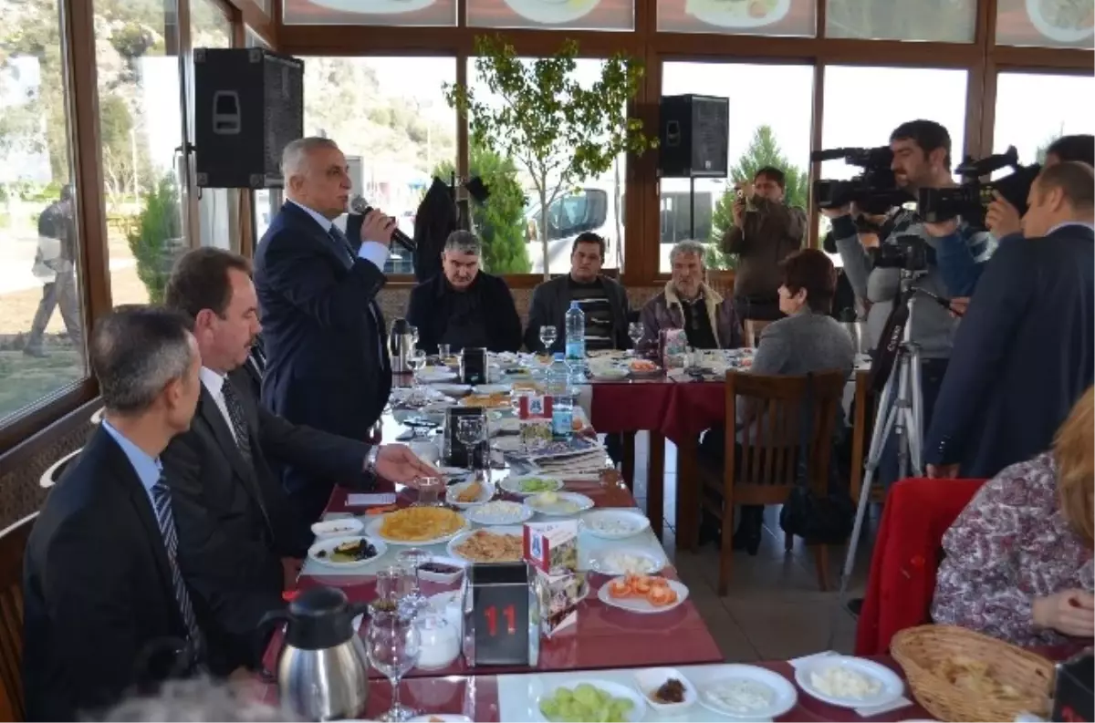 MHP'nin Adayları Uzunırmak ve Keremit Muhtarlarla Buluştu