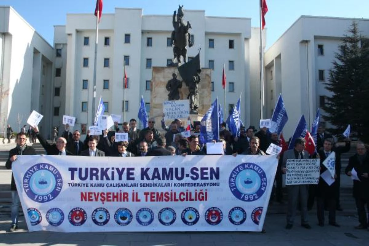 Nevşehir\'de Devlet Memurları Bordro Yaktı