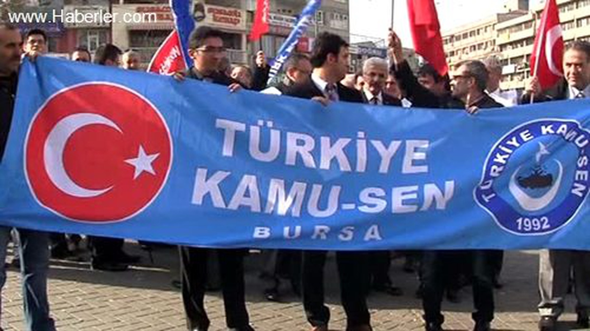 Bursa\'da Kamu-Sen Üyeleri, Maaş Zamlarını Protesto Etti
