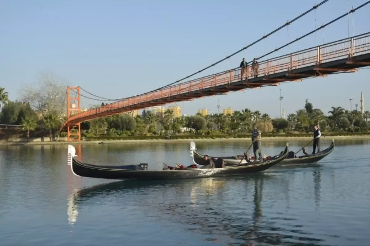 Adana\'da Gondol Sefası