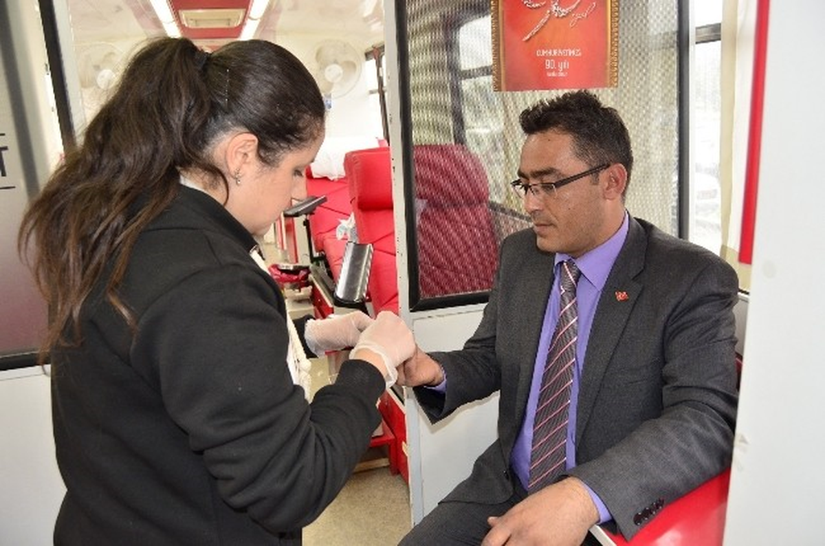 Adana Optimum\'da Gönüllü Kan Bağışı