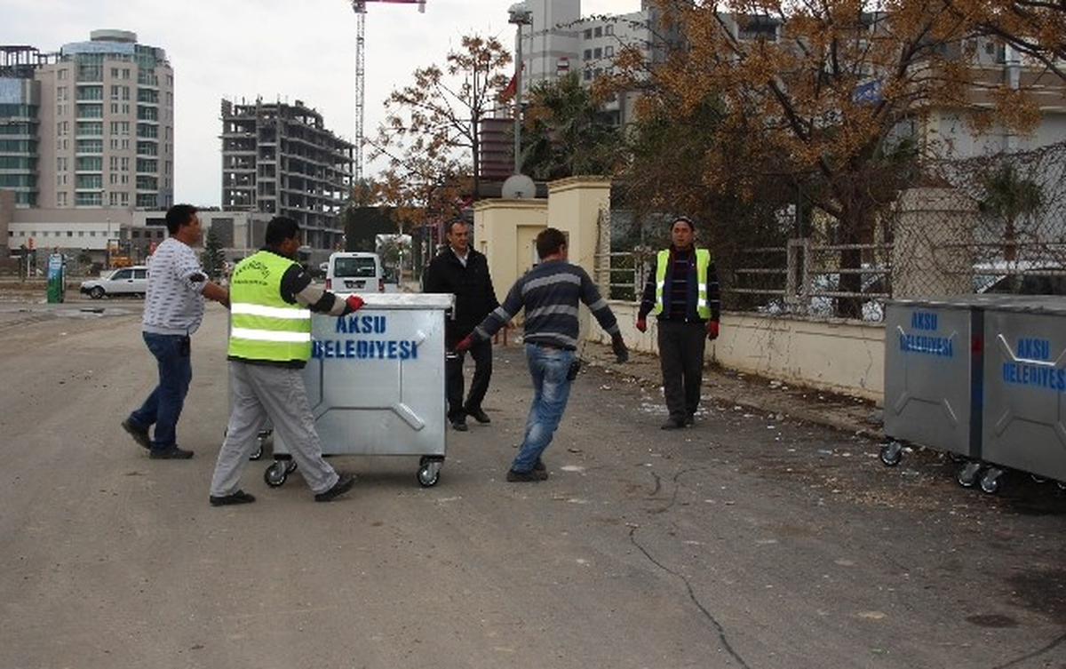 Aksu Belediyesi\'nden 200 Adet Çöp Konteyneri