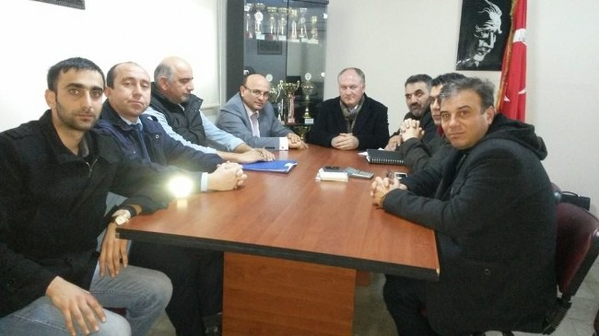 Altınova Belediyespor\'da Liderlik Sevinci