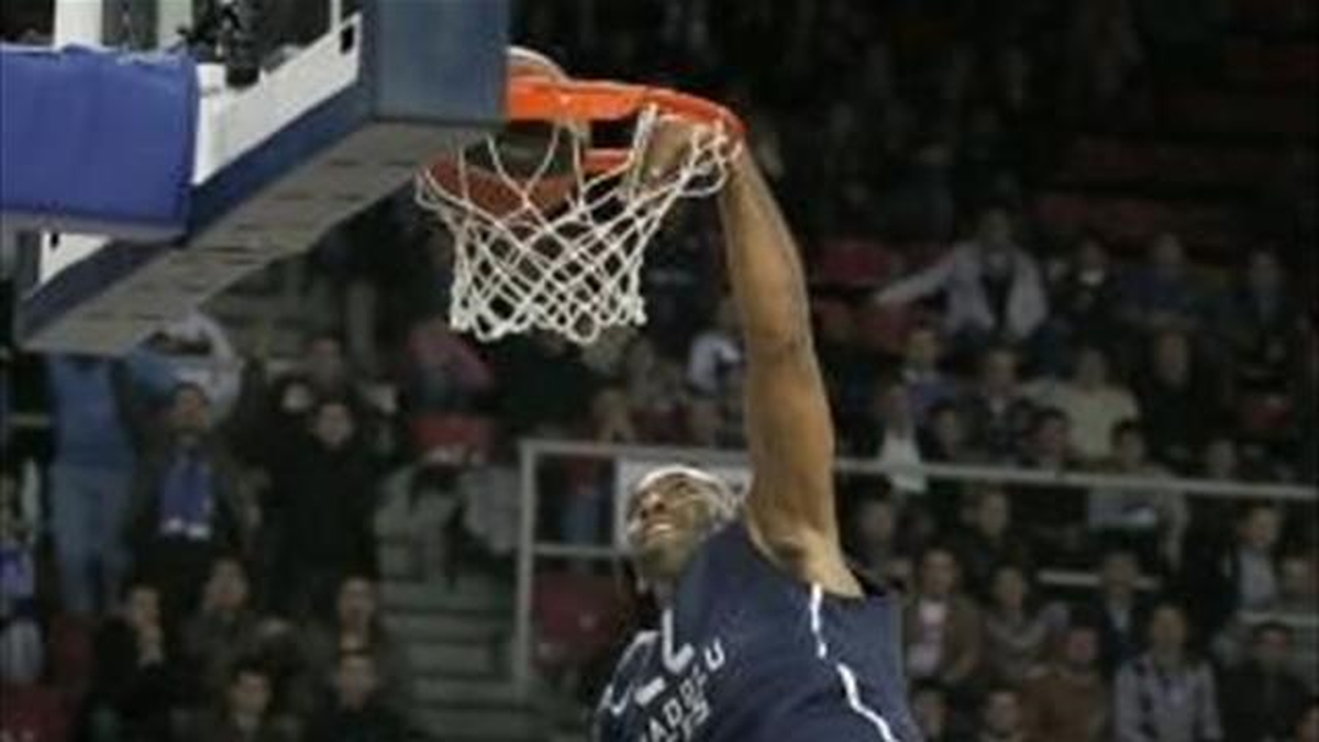 Anadolu Efes Atina\'da Galibiyet Peşinde