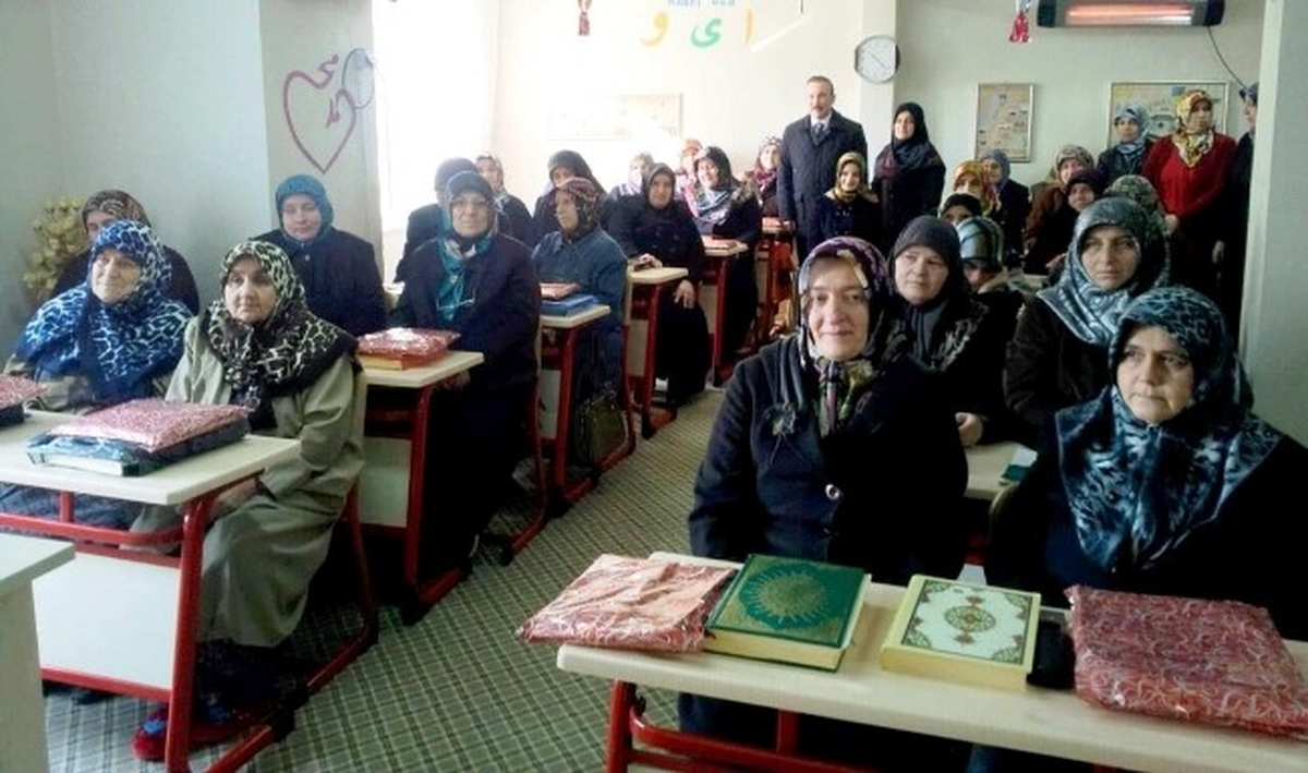 Başkan Doğan Kuran Kurslarını Ziyaret Ediyor