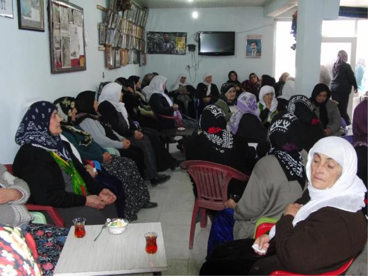 Çukurca\'da BDP\'li Kadınlar Ölen PKK\'lılar İçin Mevlit Okuttu