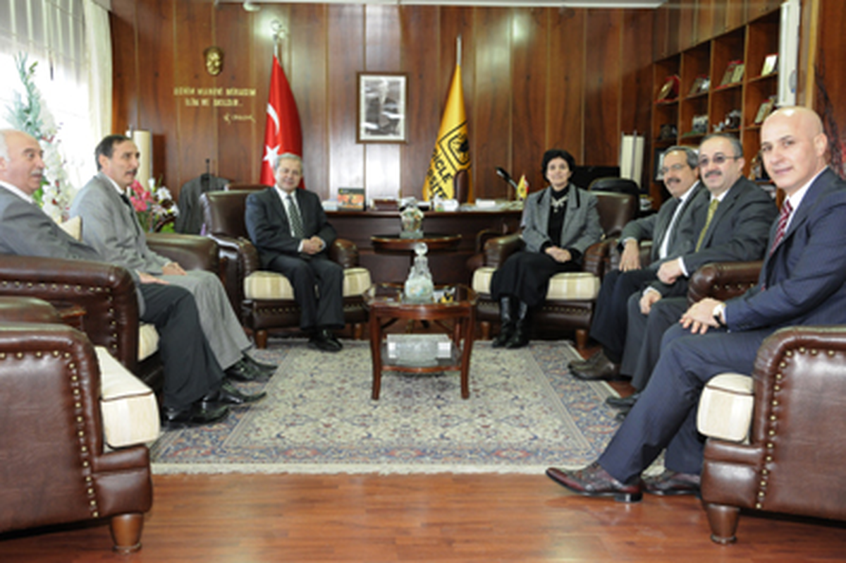 Diyarbakır Emniyet Müdürü, Rektör Saraç\'ı Ziyaret Etti