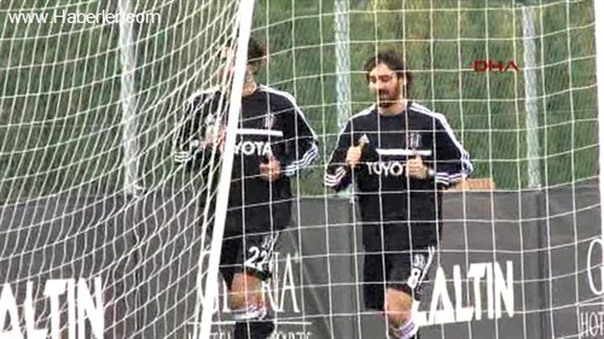 Fernandes Bel Ağrısı Şikayetiyle Duruşmaya Katılmadığı Gün İdmanda Kale Direği Taşıdı.