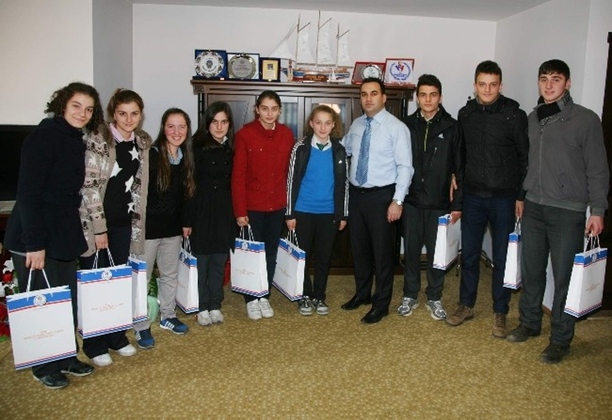 Genç Basketbolculardan Çelik\'e Ziyaret