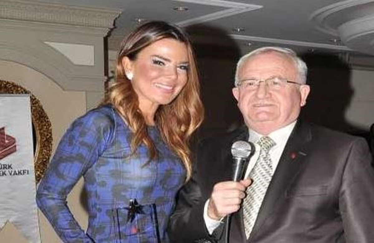 Özlem Yıldız\'a Yıldızlı Teşekkür
