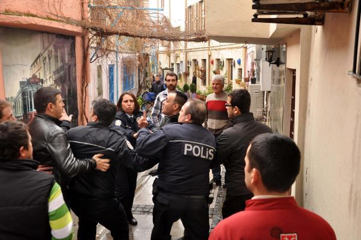 Çanakkale\'de Yaşayan Iraklı Mülteci Esnafı Canından Bezdirdi