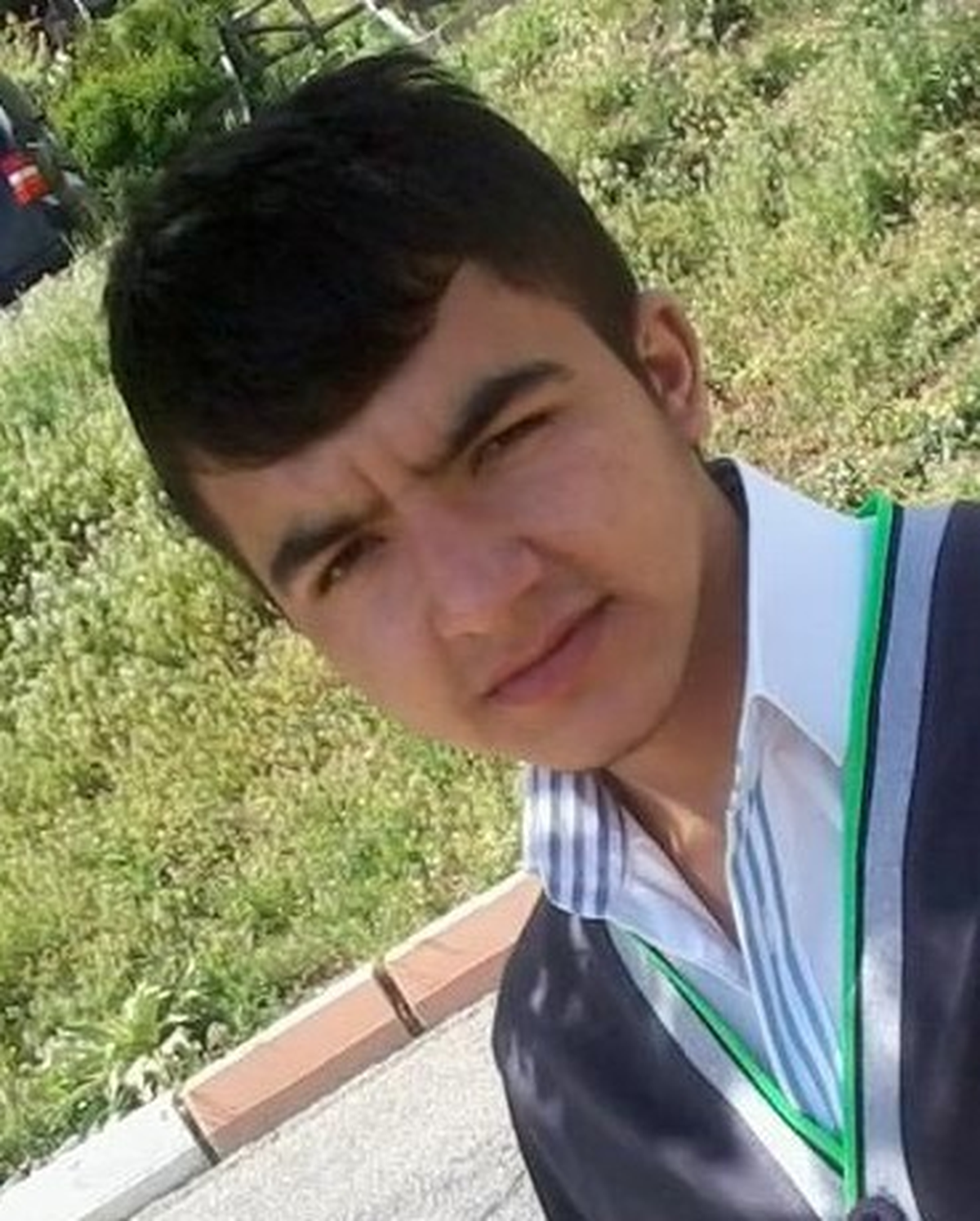 Lise Öğrencisi Kendini Ağaca Astı