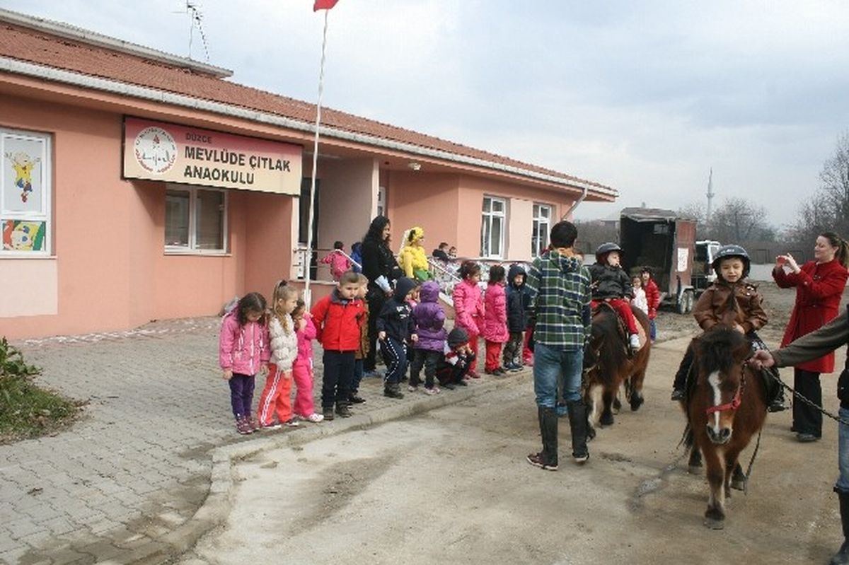 Minikler Dokunarak Öğrendiler