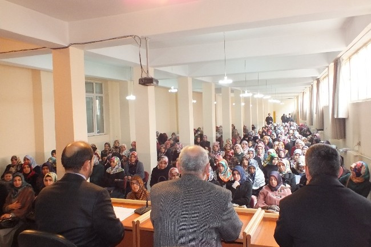 Müftü Arvas Kur\'an Kursu Öğreticileriyle Bir Araya Geldi