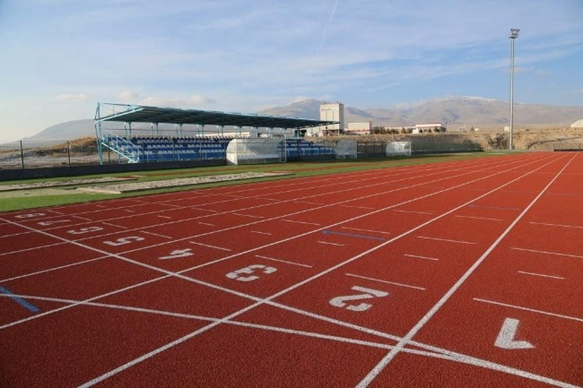 Niğde Üniversitesine Futbol Sahası Yapıldı