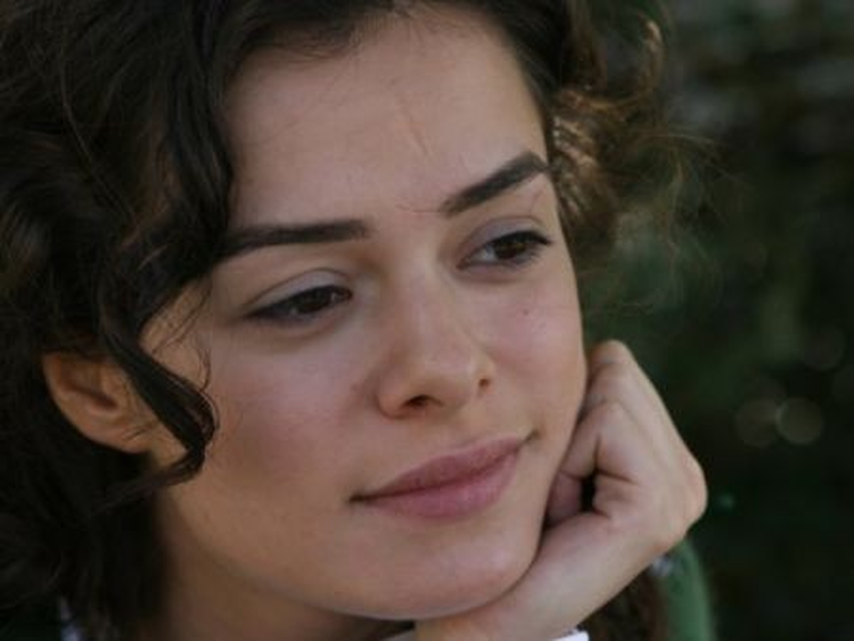 Özge Çıktı Meydane