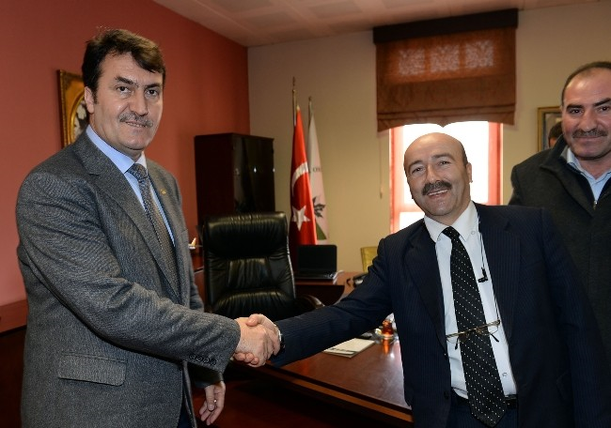 Pazarcı Esnafından Dündar\'a Teşekkür Ziyareti