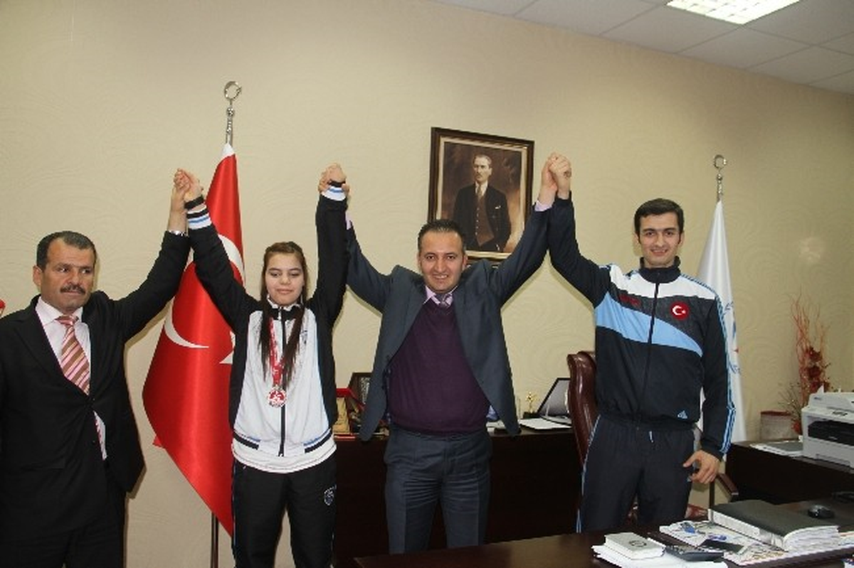 Şampiyonlardan Yıldız\'a Ziyaret