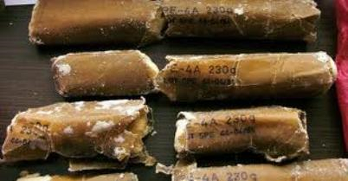 Şenkaya\'da 1,1 Kilogram A4 Plastik Patlayıcı Bulundu