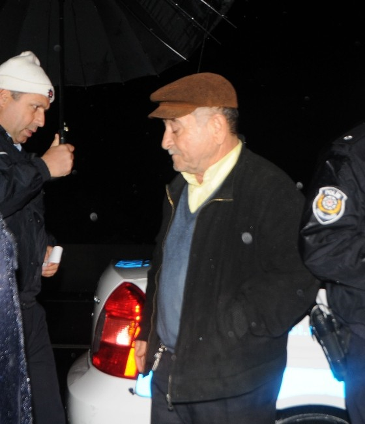 Antalya\'da Servis Minibüsü Kazası Ucuz Atlatıldı: 1 Yaralı