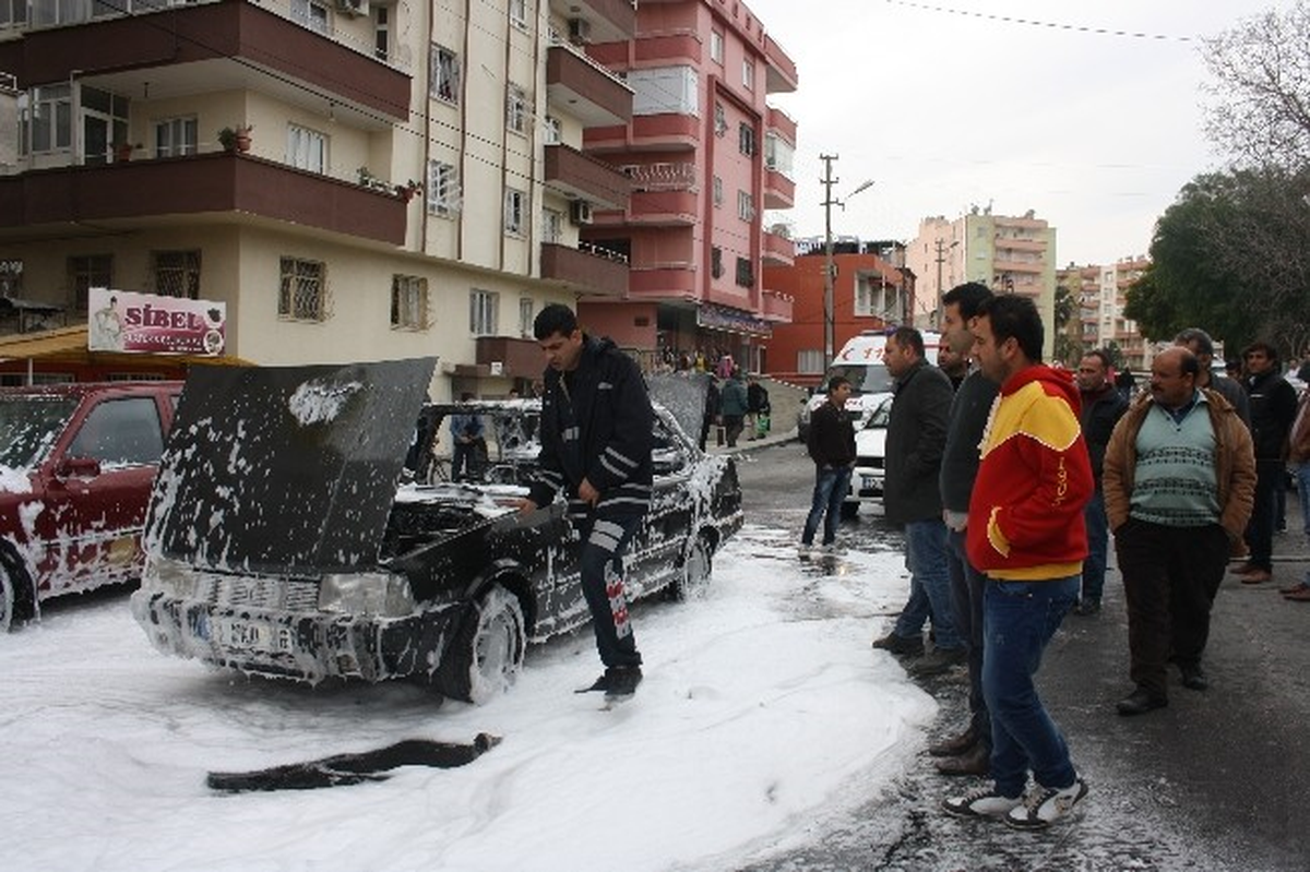 Seyir Halindeki Otomobil Alev Aldı