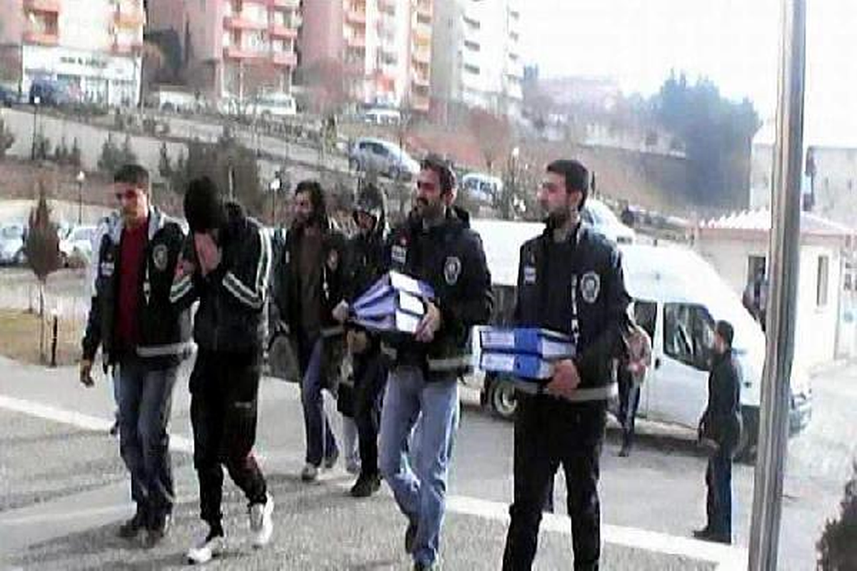Siirt\'te Fuhuş Operasyonu: 6 Kişi Gözaltında