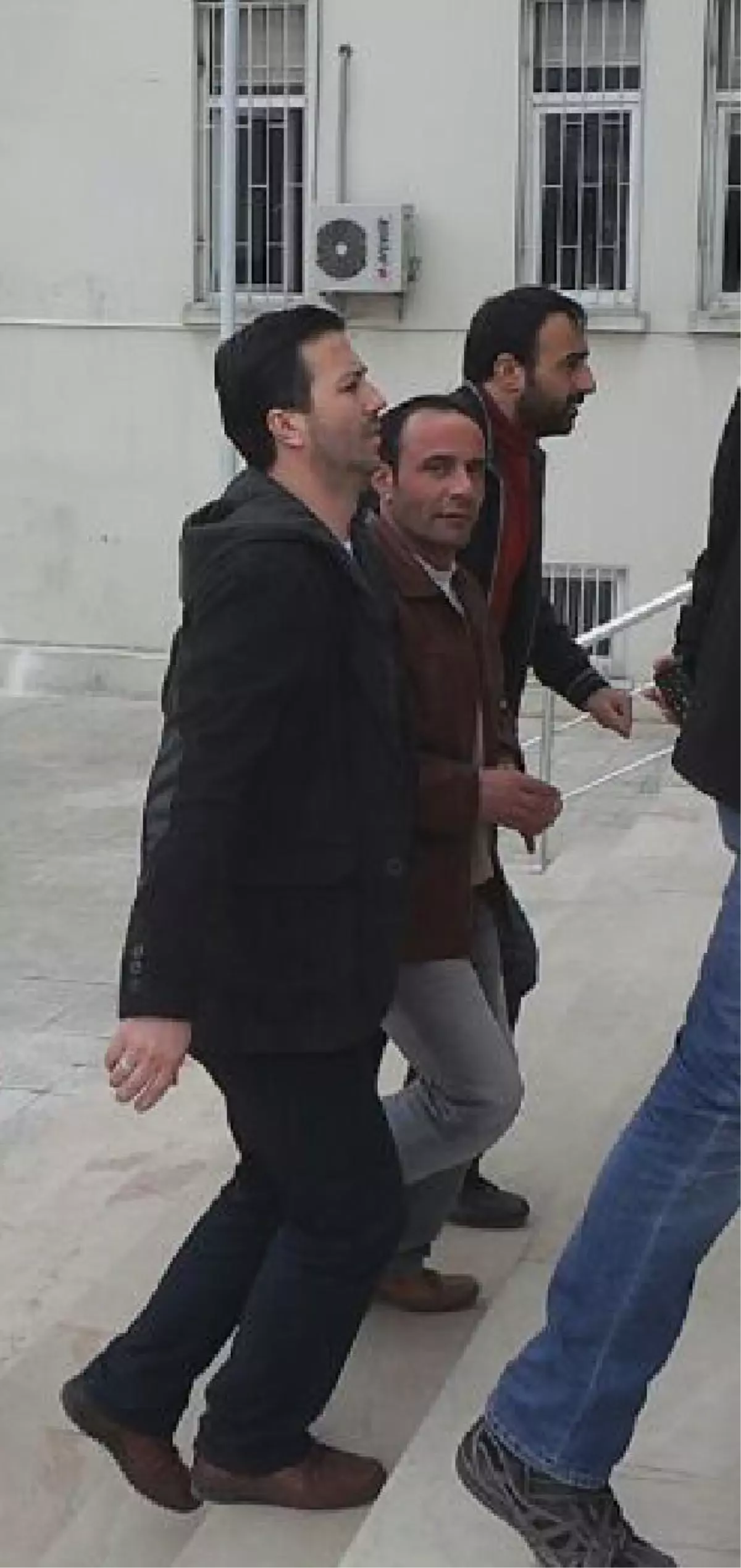 Tartıştığı Kişiyi Emniyetin Önüne Götürüp Öldürdü (2)