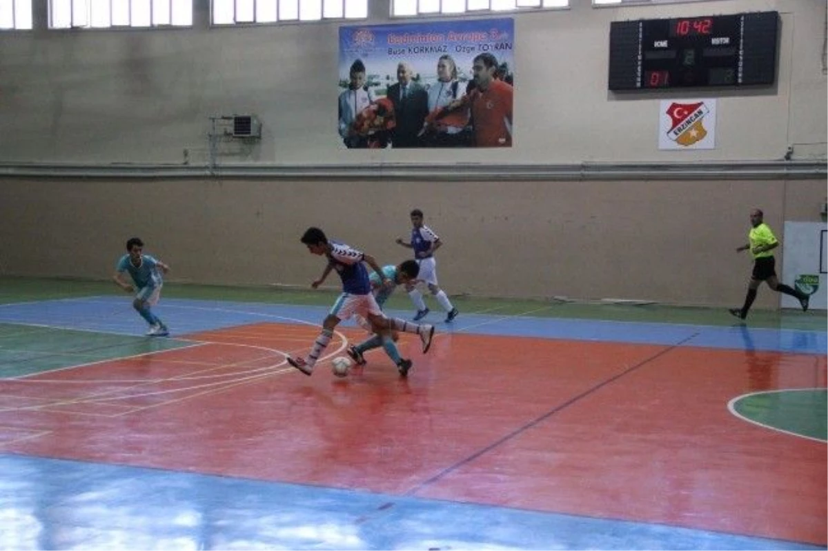 Kabaceviz Ortaokulu Çarşamba\'da Futsalda Birinci Oldu