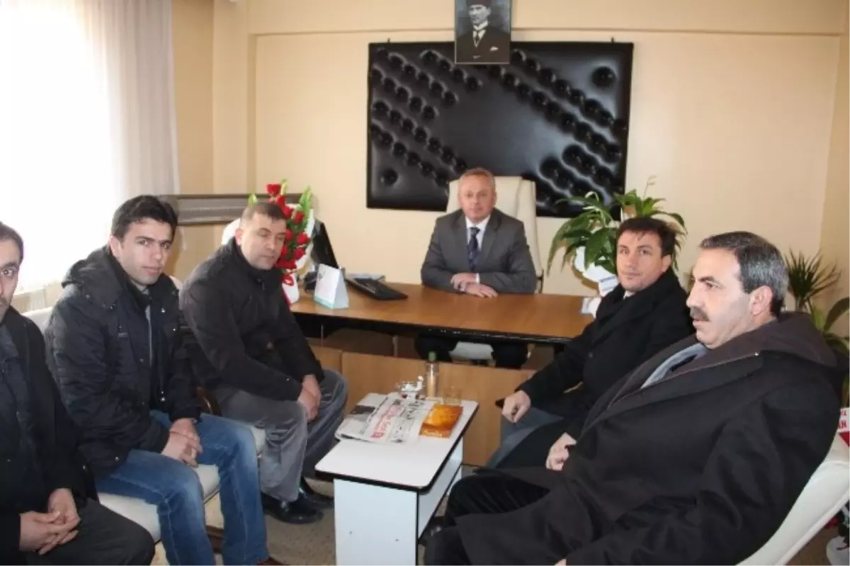 AK Parti Yönetiminden Esnaf Odası Başkanı Ömer Durgun\'a Hayırlı Olsun Ziyareti