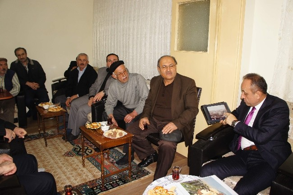 Babaş, Mahalle Ziyaretlerinde Projelerini Paylaştı