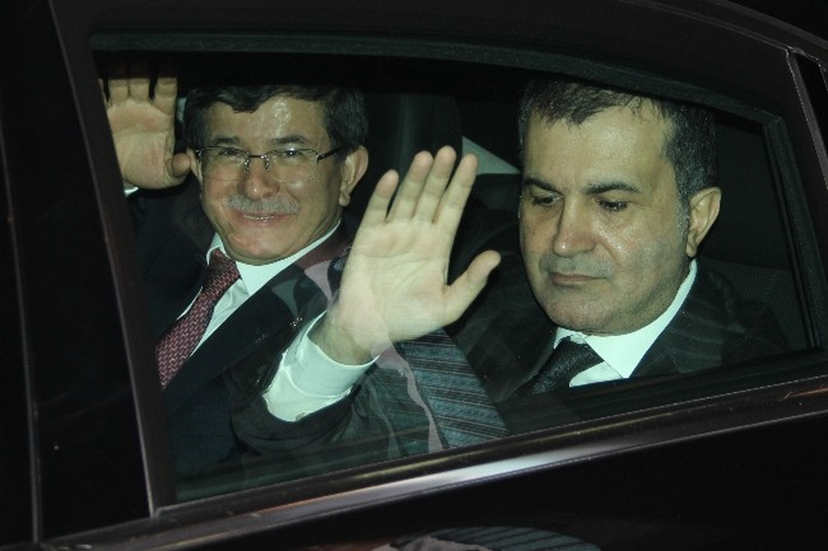Bakan Davutoğlu ve Çelik Adana\'da