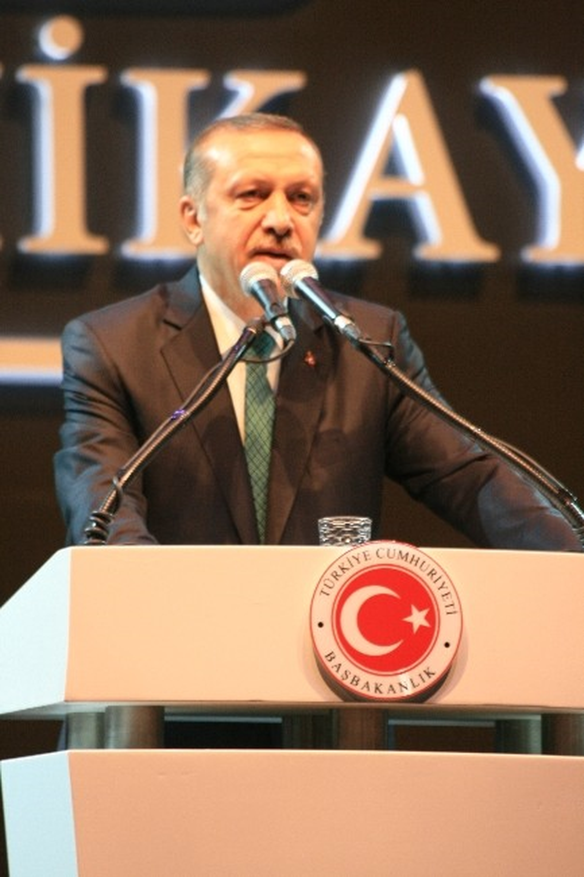 Başbakan Erdoğan: Evlatlıktan Reddederim