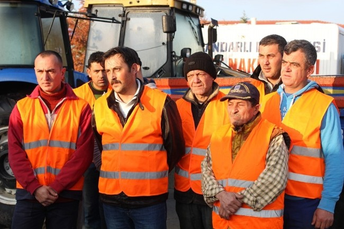 Çandarlı Belediyesi\'ndeki Taşeron İşçiler İşsizlikle Yüz Yüze