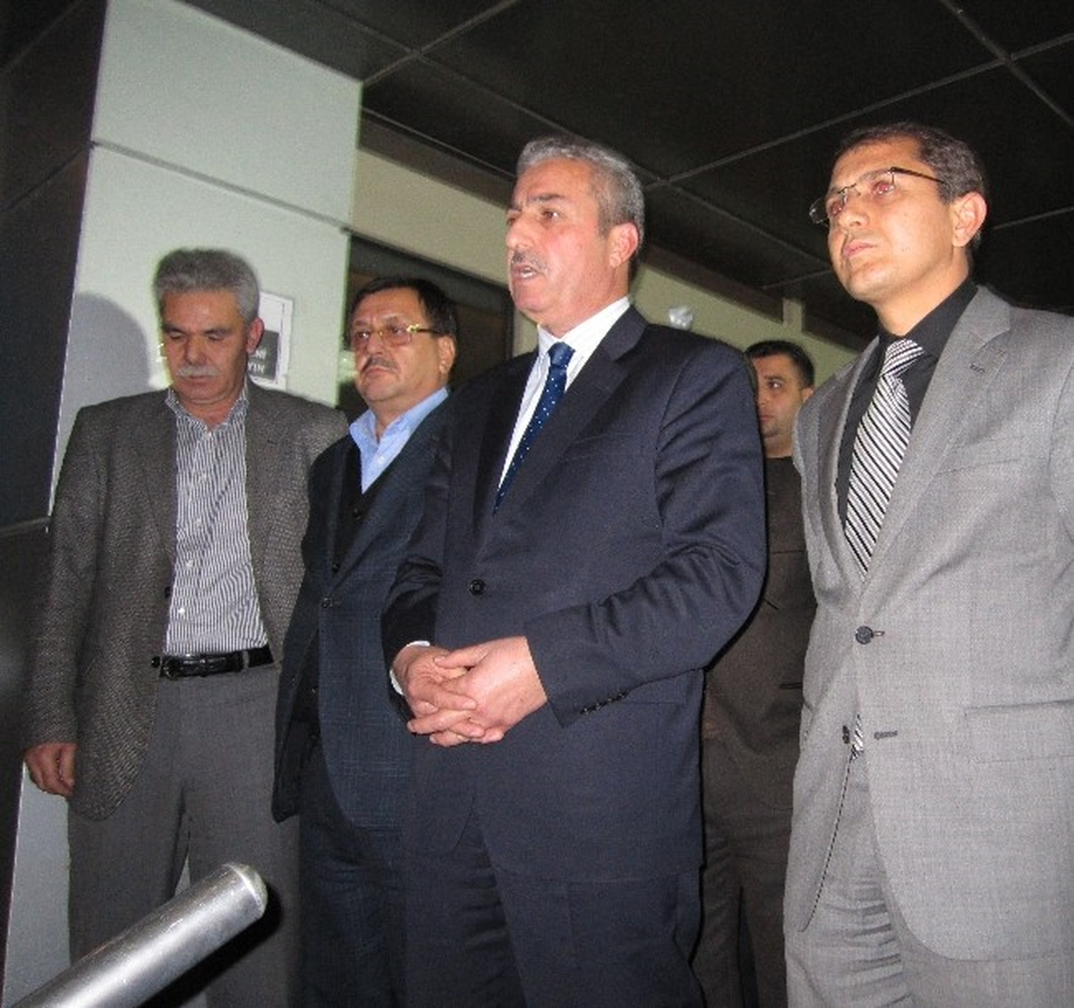 Ceyhan AK Parti Belediye Başkan Adayları Alemdar Öztürk\'ü Protesto Etti