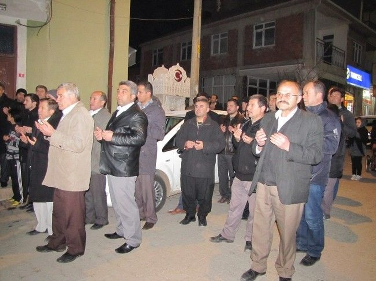 Çorum\'da 3. Umre Kafilesi Dualarla Uğurlandı