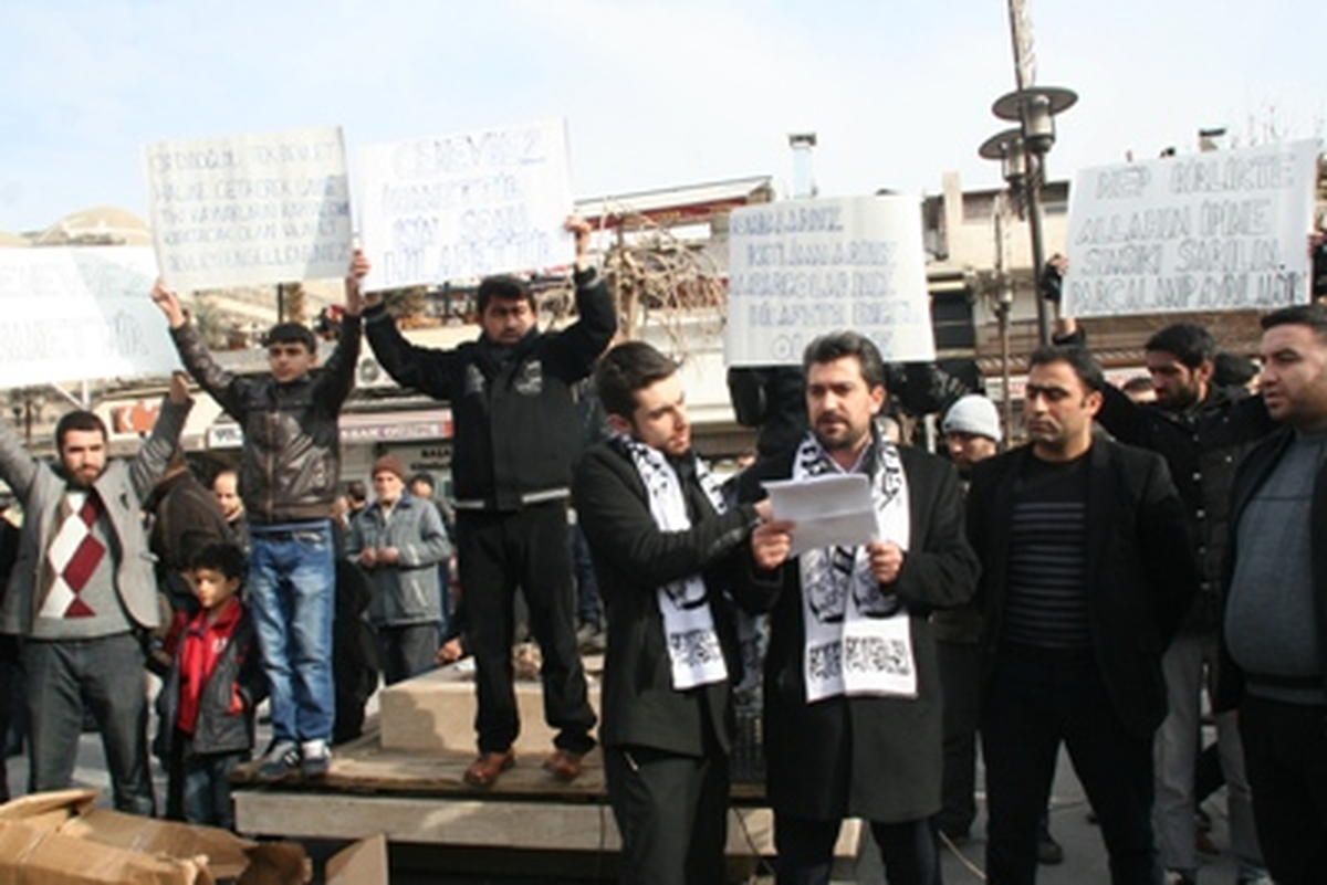 Diyarbakır'da Cuma Çıkışı Cenevre 2 Protestosu