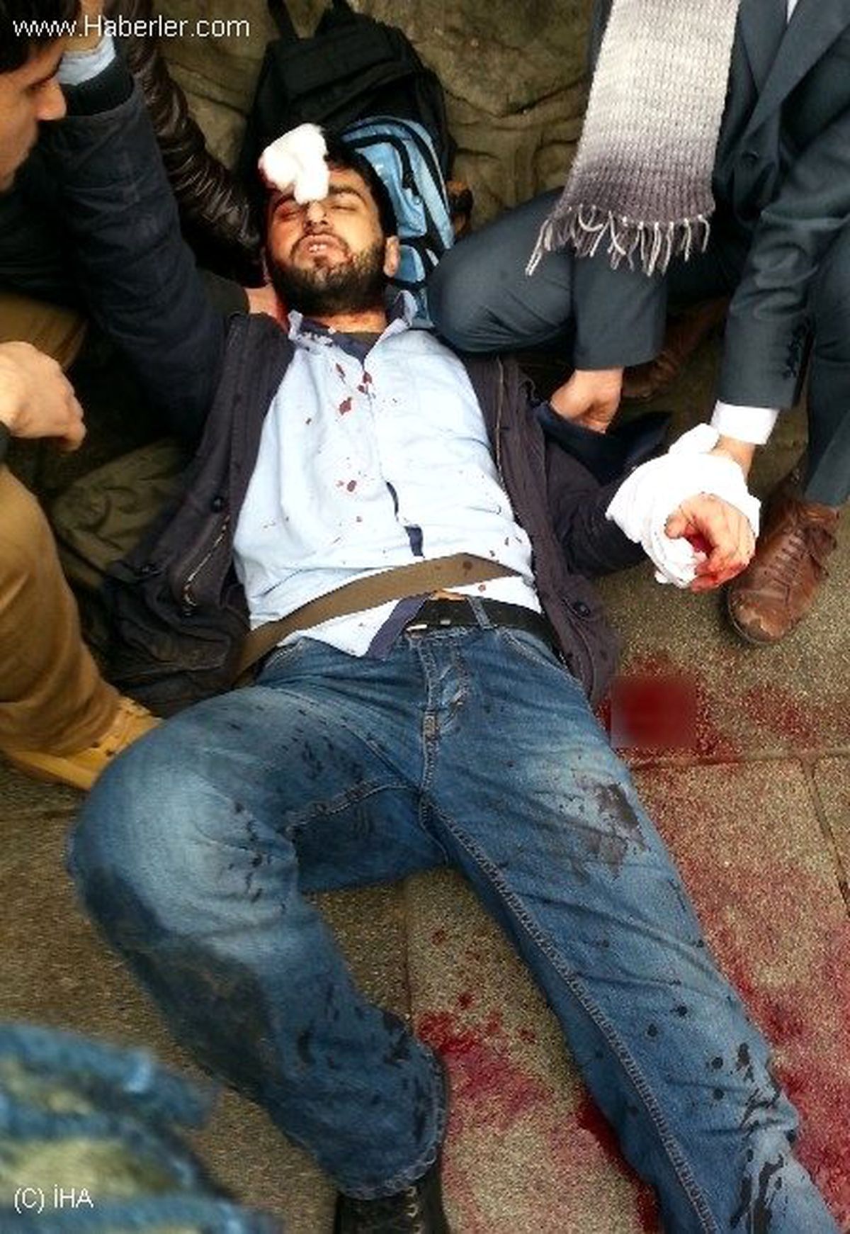 Düzeltme) Öğrenciler Birbirlerine Bıçak ve Sopalarla Saldırdı