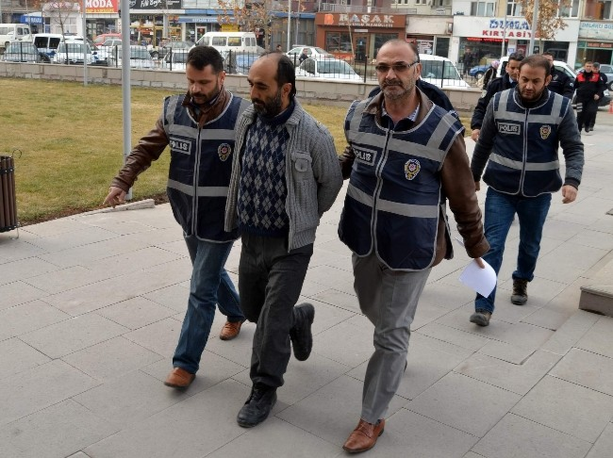 Eşini Boğarak Öldüren Zanlı Adliyeye Çıkarıldı