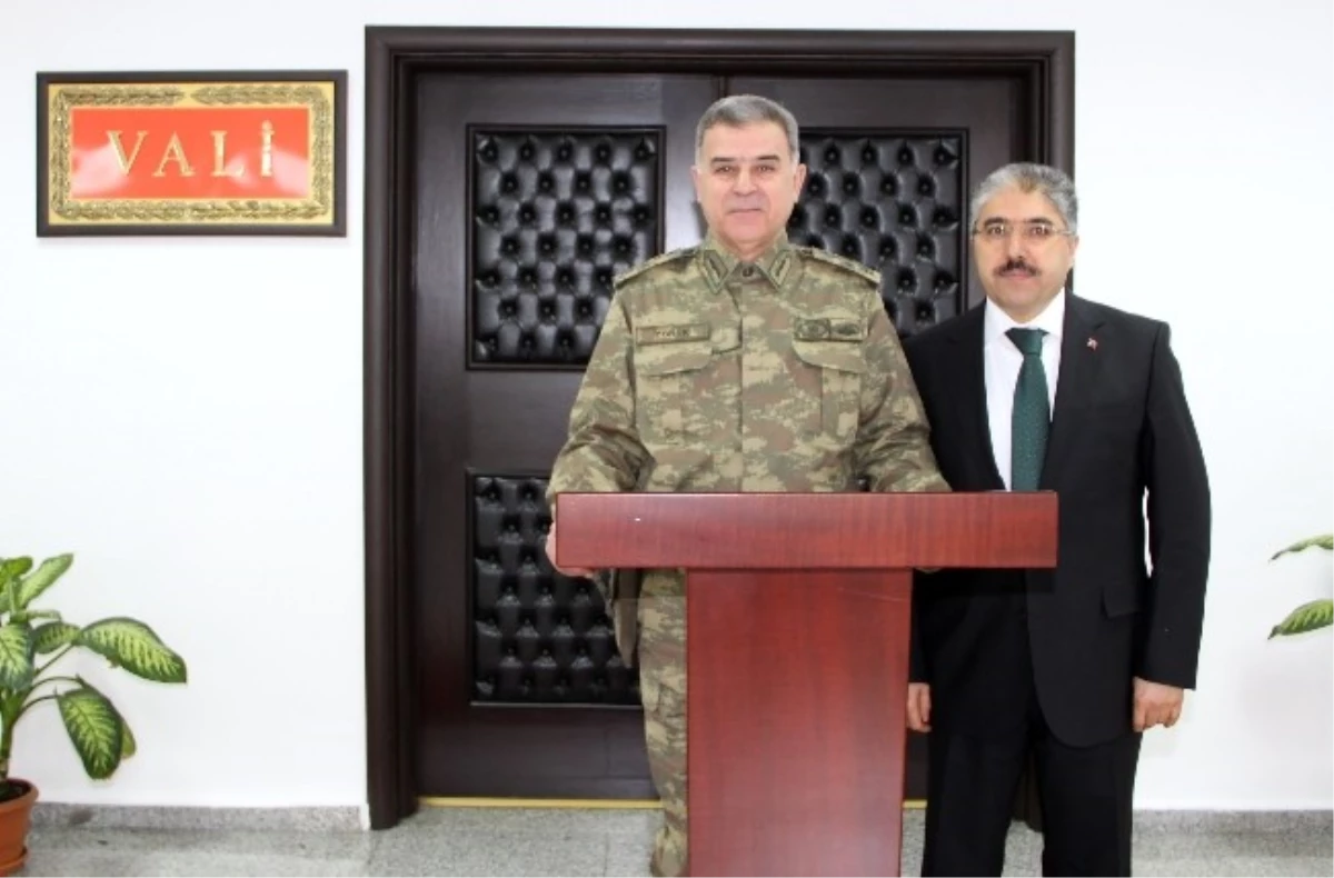 Jandarma Genel Komutanı Yörük, Vali Çınar\'ı Ziyaret Etti