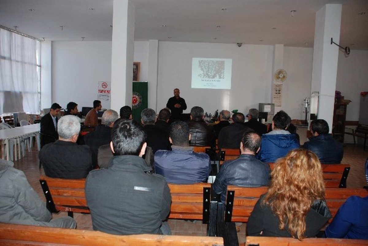 Kahta'da Bademcilikle İlgili Seminer Verildi