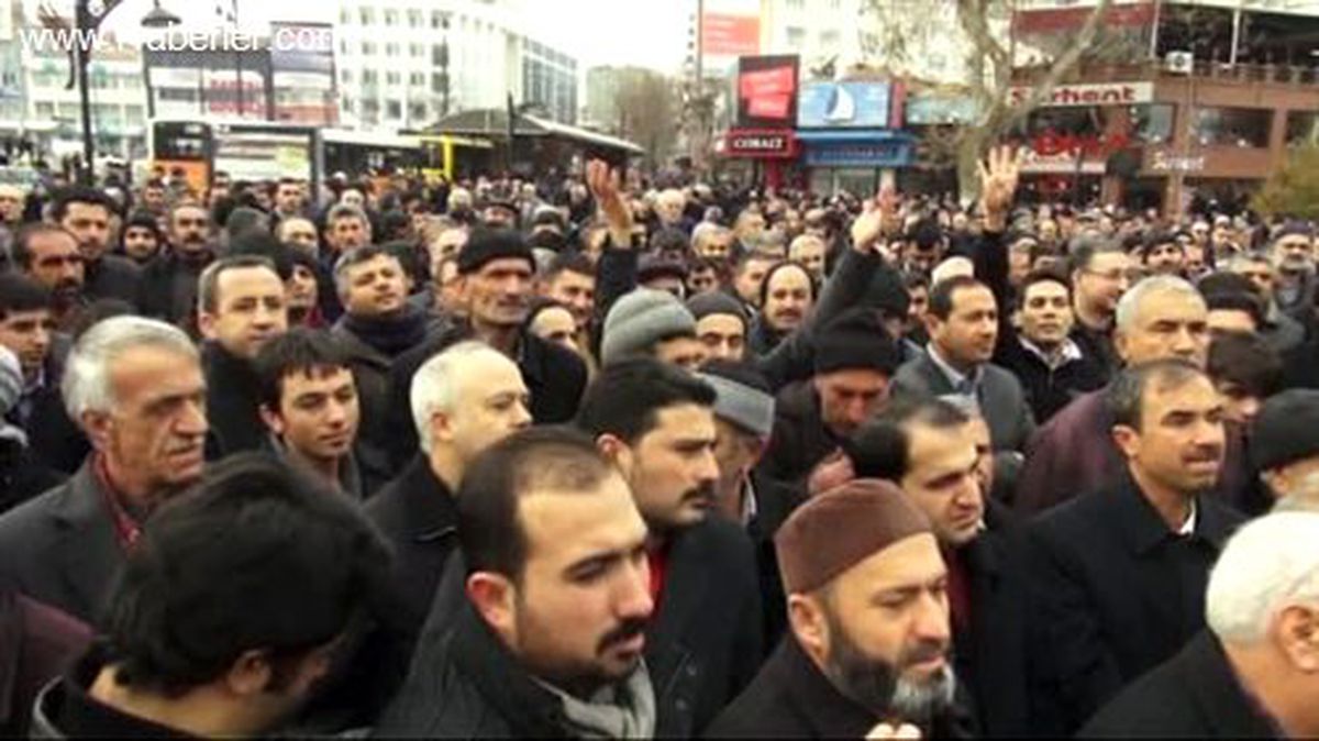 Malatya\'da Başbakan İçin Toplu Dua Edildi