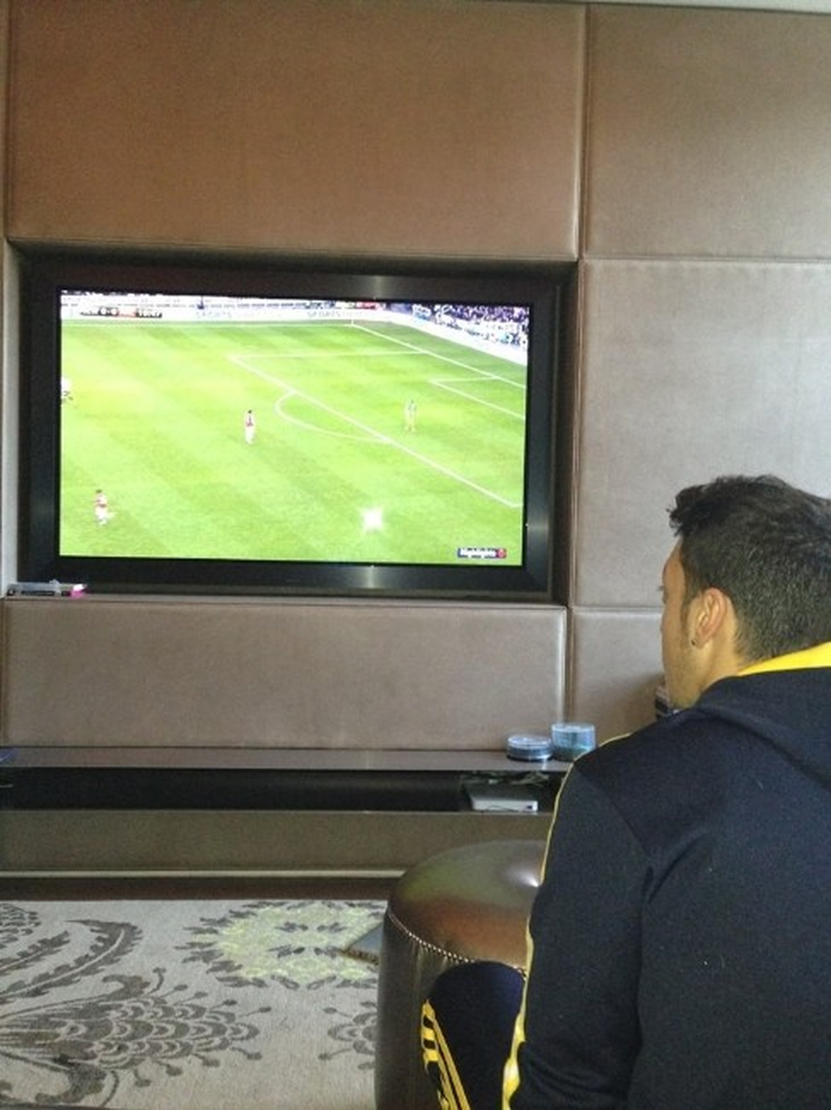 Mesut Özil\'in Evine Hırsız Girdi
