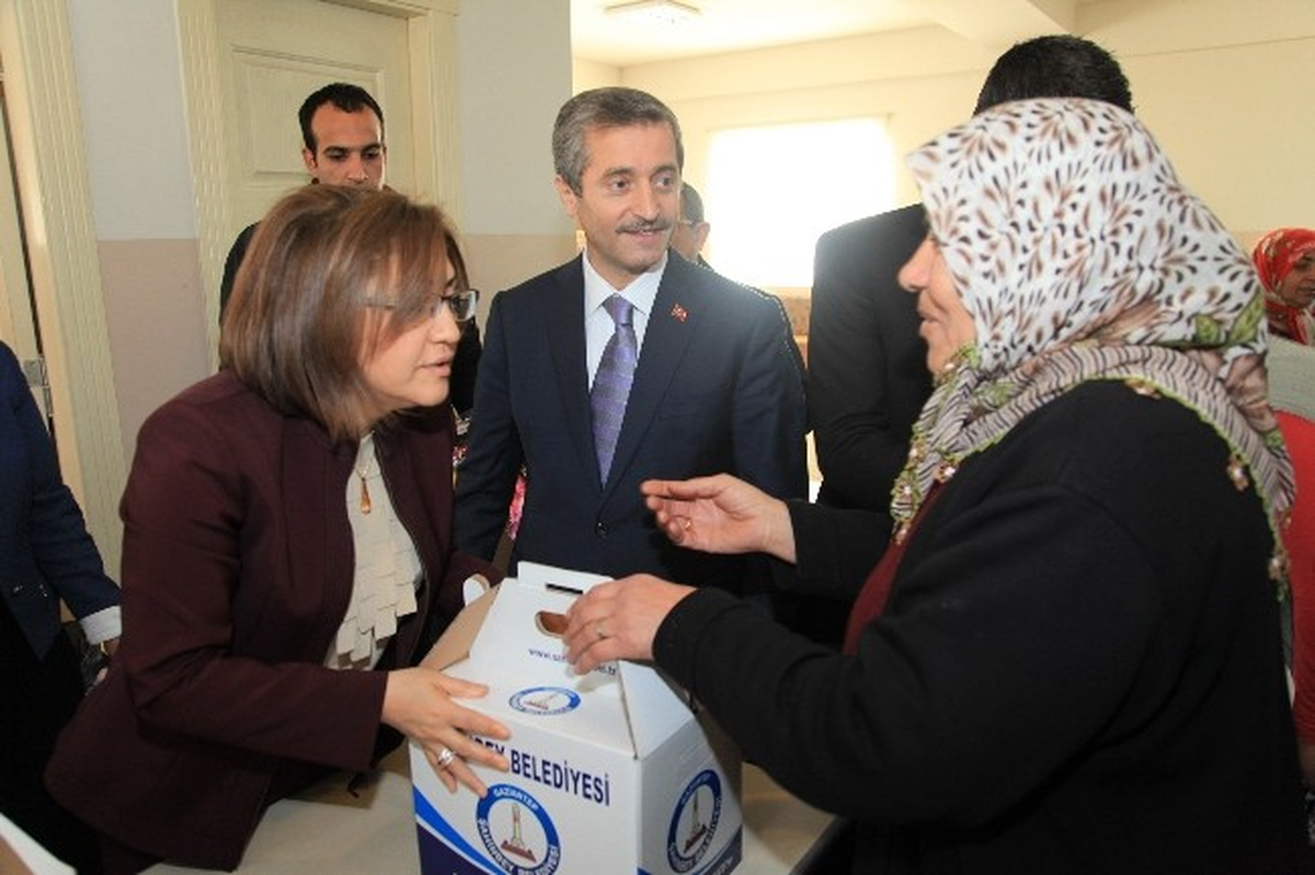 Şahin ve Tahmazoğlu Kursiyerlerle Sohbet Etti