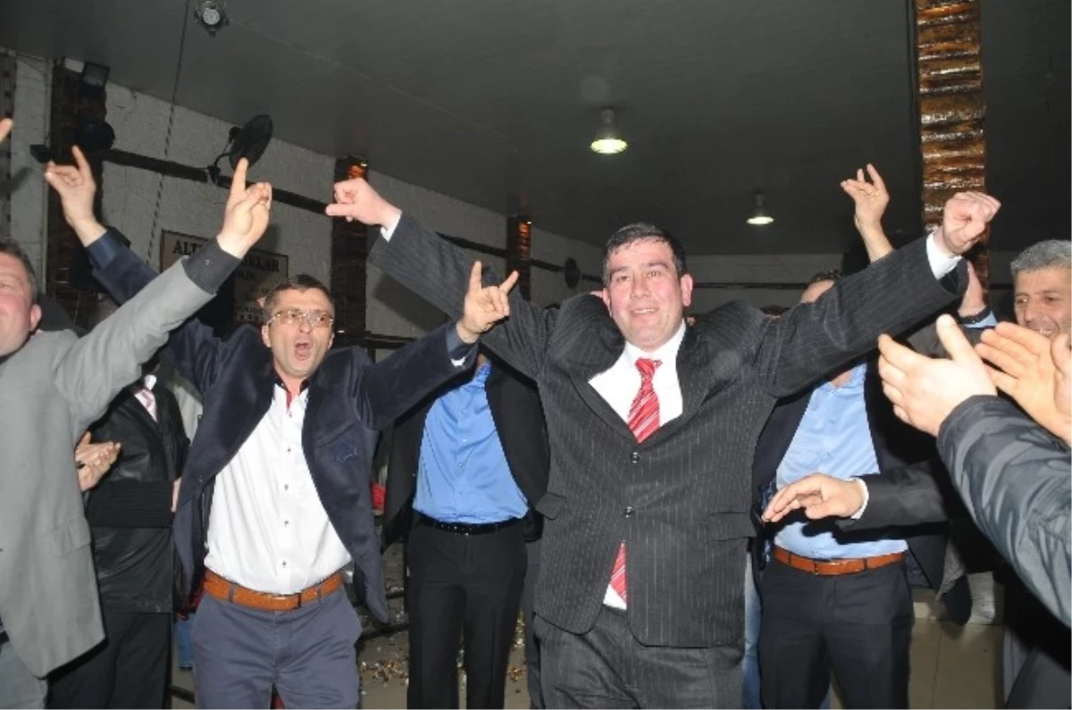 Turgutlu\'da Seçimi Kazandı, Gözyaşlarına Boğuldu