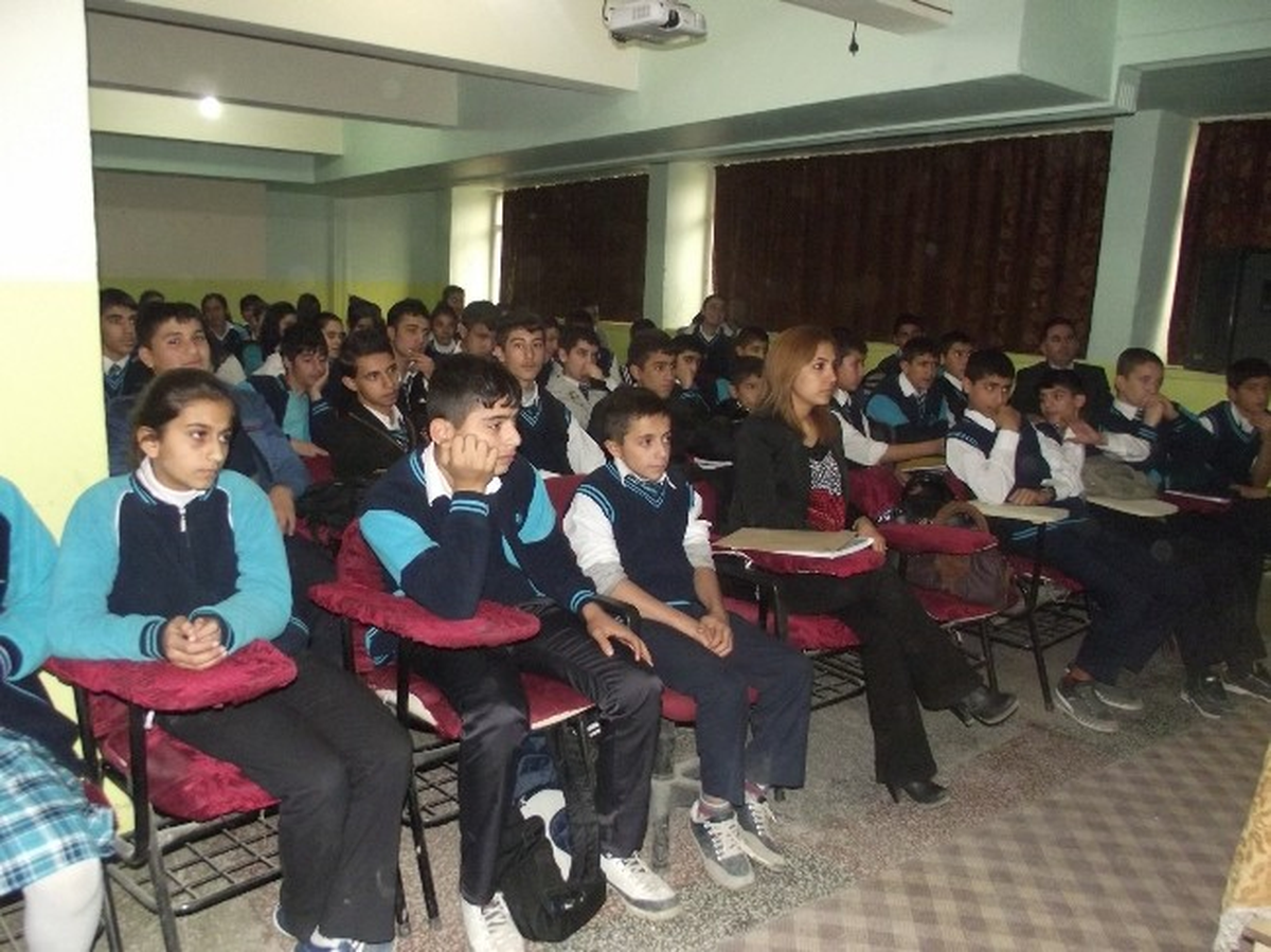 Siirt\'te \'Atasız Ati Olmaz\' Projesi Öğrencilerle Buluştu