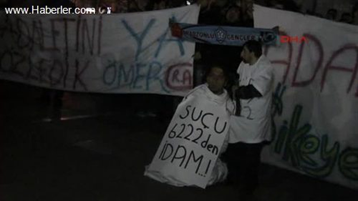 Trabzonspor Taraftarı Yargıtay Kararını Kutladı