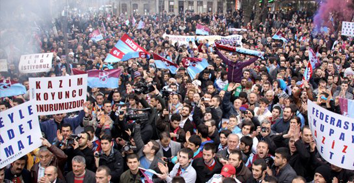 Trabzonspor Taraftarı Yargıtay Kararını Kutladı