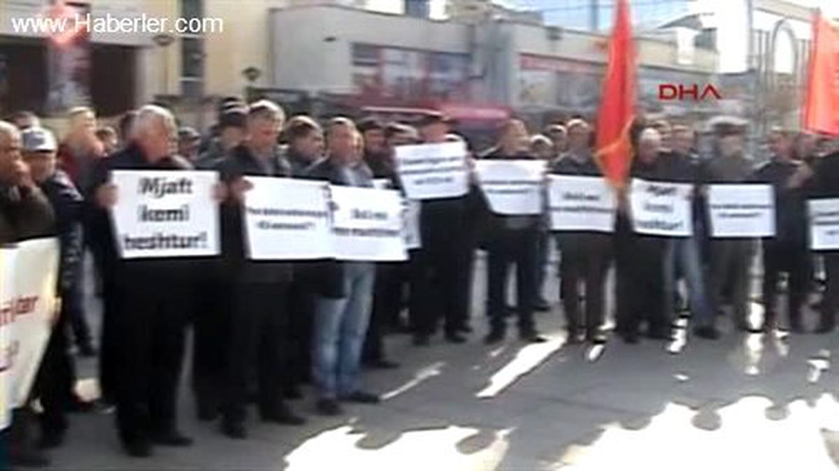 Uçk Gazilerinden Priştine\'de Protesto