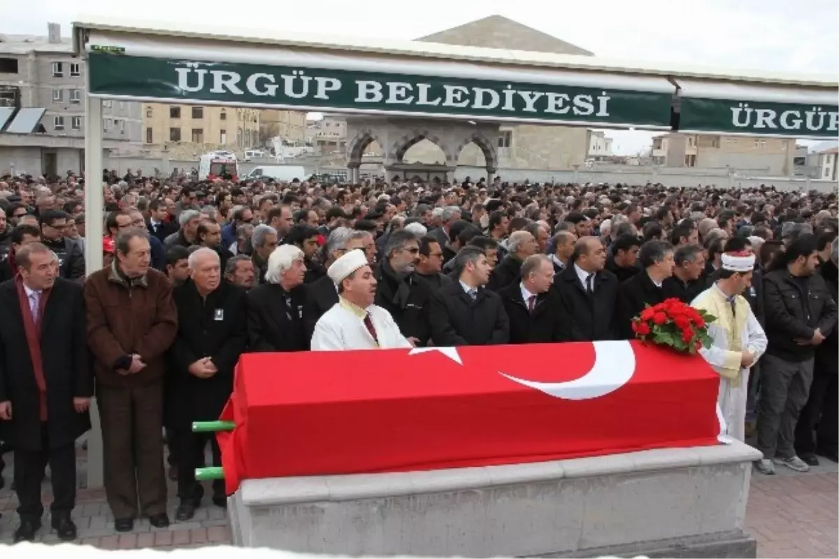 Ürgüp\'te Eski Başkan Numanoğlu Son Yolculuğuna Uğurlandı