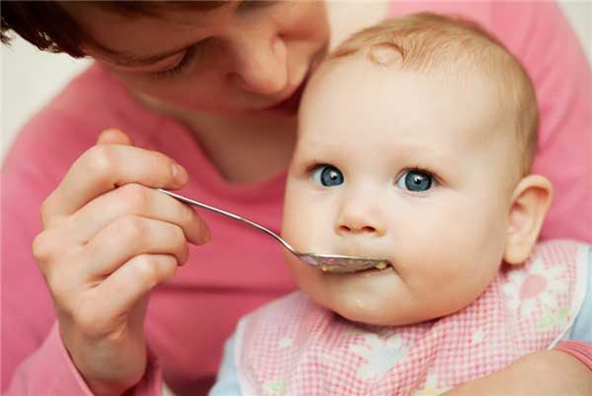 Uzmandan Uyarı: Bebeğinize 1 Yaşına Kadar Bal Yedirmeyin
